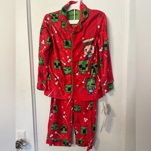 Minecraft size 4/5 button down front pajama set-NWT